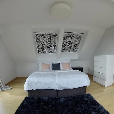 Homestay Bedroom For 2 Good Location